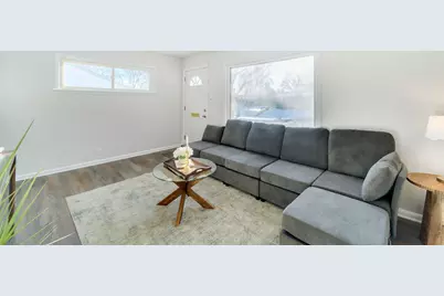 7016 W Thurston Ct, Milwaukee, WI 53218 - Photo 4