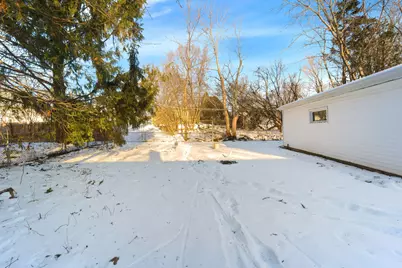 7016 W Thurston Ct, Milwaukee, WI 53218 - Photo 16