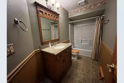 9215 W County Line Rd, Milwaukee, WI 53224 - Photo 34