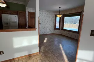 9215 W County Line Rd, Milwaukee, WI 53224 - Photo 22