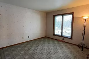 9215 W County Line Rd, Milwaukee, WI 53224 - Photo 32