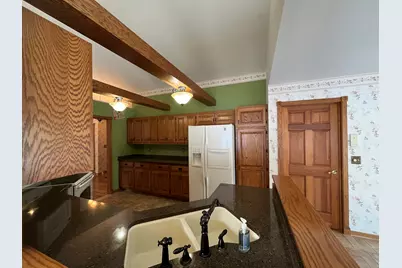 9215 W County Line Rd, Milwaukee, WI 53224 - Photo 24