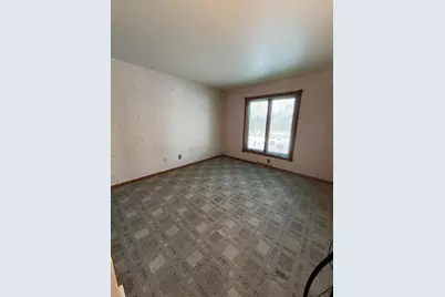 9215 W County Line Rd, Milwaukee, WI 53224 - Photo 30
