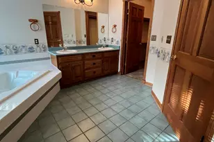 9215 W County Line Rd, Milwaukee, WI 53224 - Photo 16