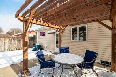 4049 S Hately Ave, Saint Francis, WI 53235 - Photo 24