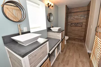 W1401  Valley View Ct, Ixonia, WI 53036 - Photo 34