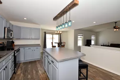 W1401  Valley View Ct, Ixonia, WI 53036 - Photo 12