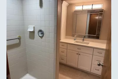 175 N Elm Grove Rd #D, Brookfield, WI 53005 - Photo 20