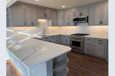 175 N Elm Grove Rd #D, Brookfield, WI 53005 - Photo 2