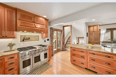 2438  Lefeber Ave, Wauwatosa, WI 53213 - Photo 12