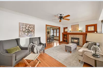 2438  Lefeber Ave, Wauwatosa, WI 53213 - Photo 4