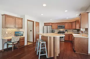 N57W24444 Falcon Ct, Sussex, WI 53089 - Photo 4