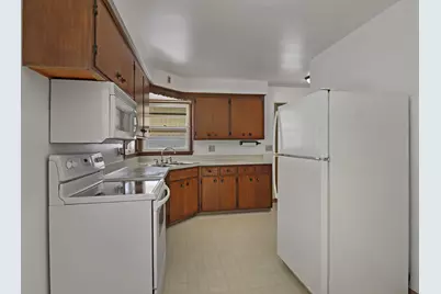 2400  Rupert Blvd, Racine, WI 53405 - Photo 6