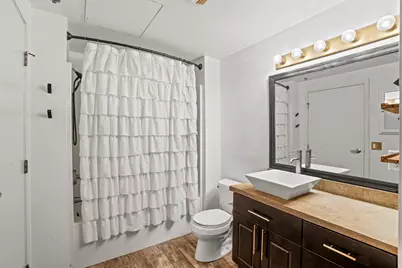 234 E Reservoir Ave #506, Milwaukee, WI 53212 - Photo 4