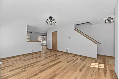 324 W Hidden Trl, Elkhorn, WI 53121 - Photo 6