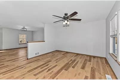 324 W Hidden Trl, Elkhorn, WI 53121 - Photo 8