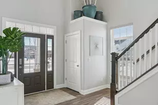 W137N6161 Weyer Farm court, Menomonee Falls, WI 53051 - Photo 6