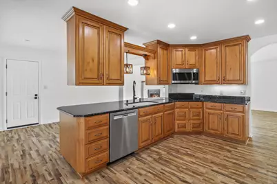 34302  Loland Dr, Racine, WI 53185 - Photo 8