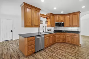 34302 Loland Dr, Racine, WI 53185 - Photo 8