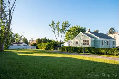 1013  28th St, Two Rivers, WI 54241 - Photo 2