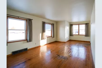 1013  28th St, Two Rivers, WI 54241 - Photo 6