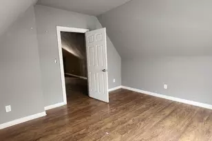 935 W Greenfield Ave, Milwaukee, WI 53204 - Photo 8