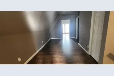 935 W Greenfield Ave, Milwaukee, WI 53204 - Photo 10