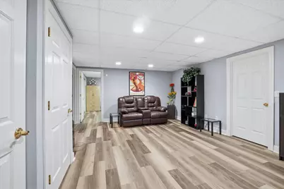 10831 N Essex Dr, Mequon, WI 53092 - Photo 30