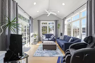 10831 N Essex Dr, Mequon, WI 53092 - Photo 26