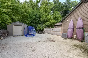 W4156 Longfellow Dr, Geneva, WI 53147 - Photo 40