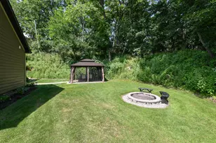 W4156 Longfellow Dr, Geneva, WI 53147 - Photo 38