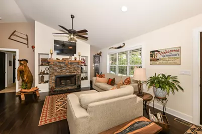 W4156  Longfellow Dr, Geneva, WI 53147 - Photo 4