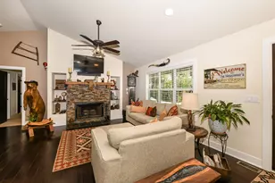 W4156 Longfellow Dr, Geneva, WI 53147 - Photo 4