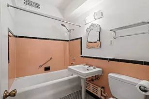 1028 E Juneau Ave, Milwaukee, WI 53202 - Photo 20