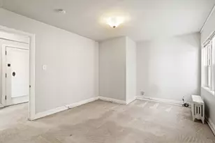 1028 E Juneau Ave, Milwaukee, WI 53202 - Photo 16