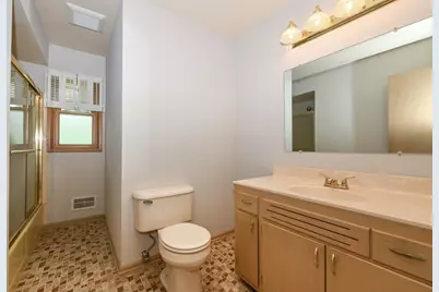 N70W13848  Brentwood Dr, Menomonee Falls, WI 53051 - Photo 14