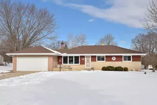 N70W13848 Brentwood Dr, Menomonee Falls, WI 53051 - Photo 1