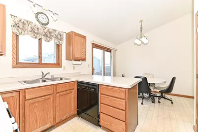 1521  Prairie Dr, Racine, WI 53406 - Photo 14