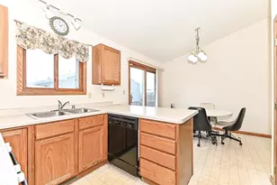 1521 Prairie Dr, Racine, WI 53406 - Photo 14