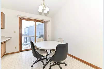 1521  Prairie Dr, Racine, WI 53406 - Photo 8