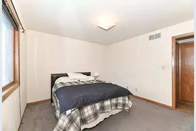 1521  Prairie Dr, Racine, WI 53406 - Photo 18