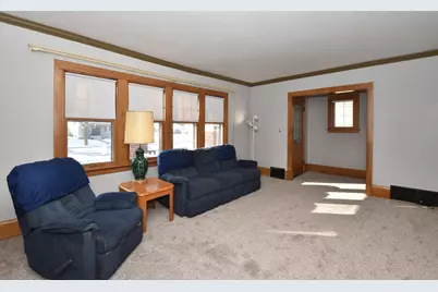 6426 W Wisconsin Ave, Wauwatosa, WI 53213 - Photo 10