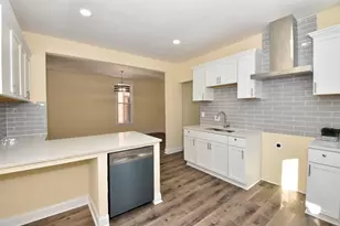 3002 W Kilbourn Ave, Milwaukee, WI 53208 - Photo 16