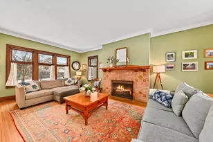 2963 N Summit Ave, Milwaukee, WI 53211 - Photo 8