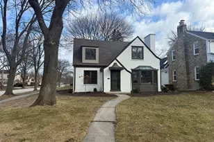 2578 N 88th St, Wauwatosa, WI 53226 - Photo 2