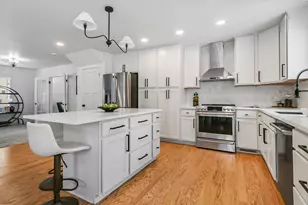 2578 N 88th St, Wauwatosa, WI 53226 - Photo 8