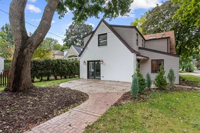 2578 N 88th St, Wauwatosa, WI 53226 - Photo 6