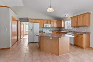 36 W Sedgemeadow St, Elkhorn, WI 53121 - Photo 6