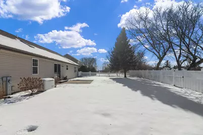 36 W Sedgemeadow St, Elkhorn, WI 53121 - Photo 26