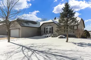 36 W Sedgemeadow St, Elkhorn, WI 53121 - Photo 2